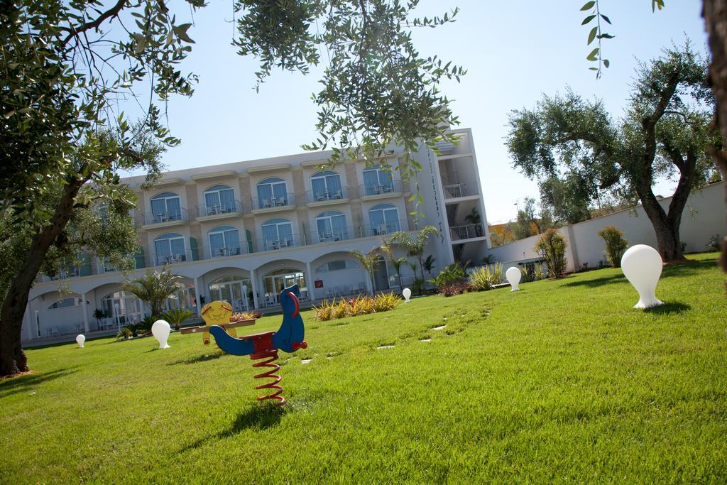 Hotel Vespucci Porto Cesareo Exterior photo